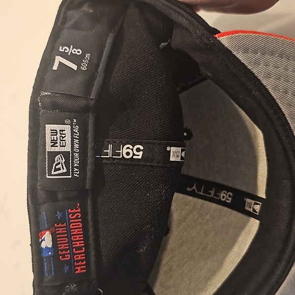 New Era Yankee Fitted Hat - Picture 4 of 5